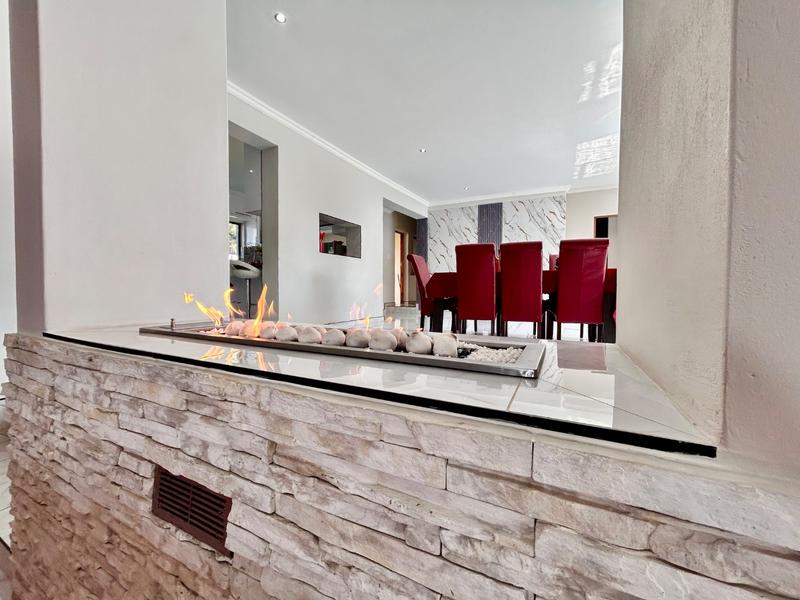 5 Bedroom Property for Sale in Xanadu North West